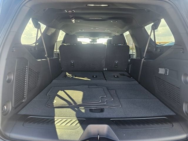 2025 Chevrolet Suburban LS