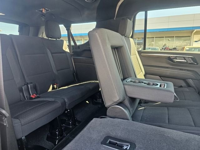 2025 Chevrolet Suburban LS