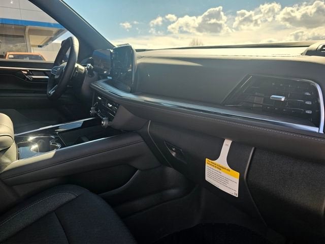 2025 Chevrolet Suburban LS