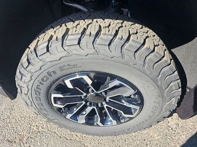 2025 Chevrolet Suburban LS