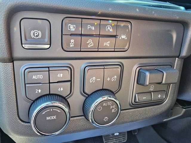 2025 Chevrolet Suburban LS