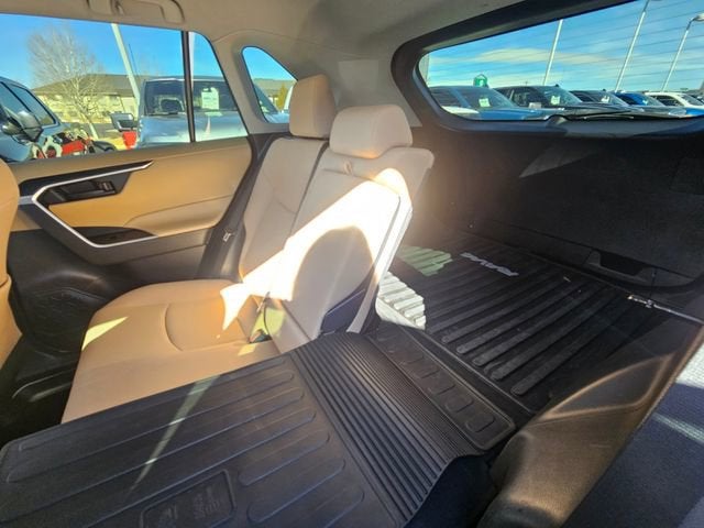 2022 Toyota RAV4 Hybrid LE