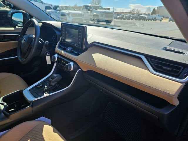 2022 Toyota RAV4 Hybrid LE