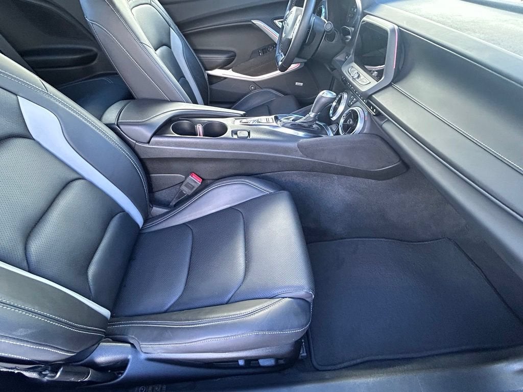 2024 Chevrolet Camaro 3LT - Photo 30