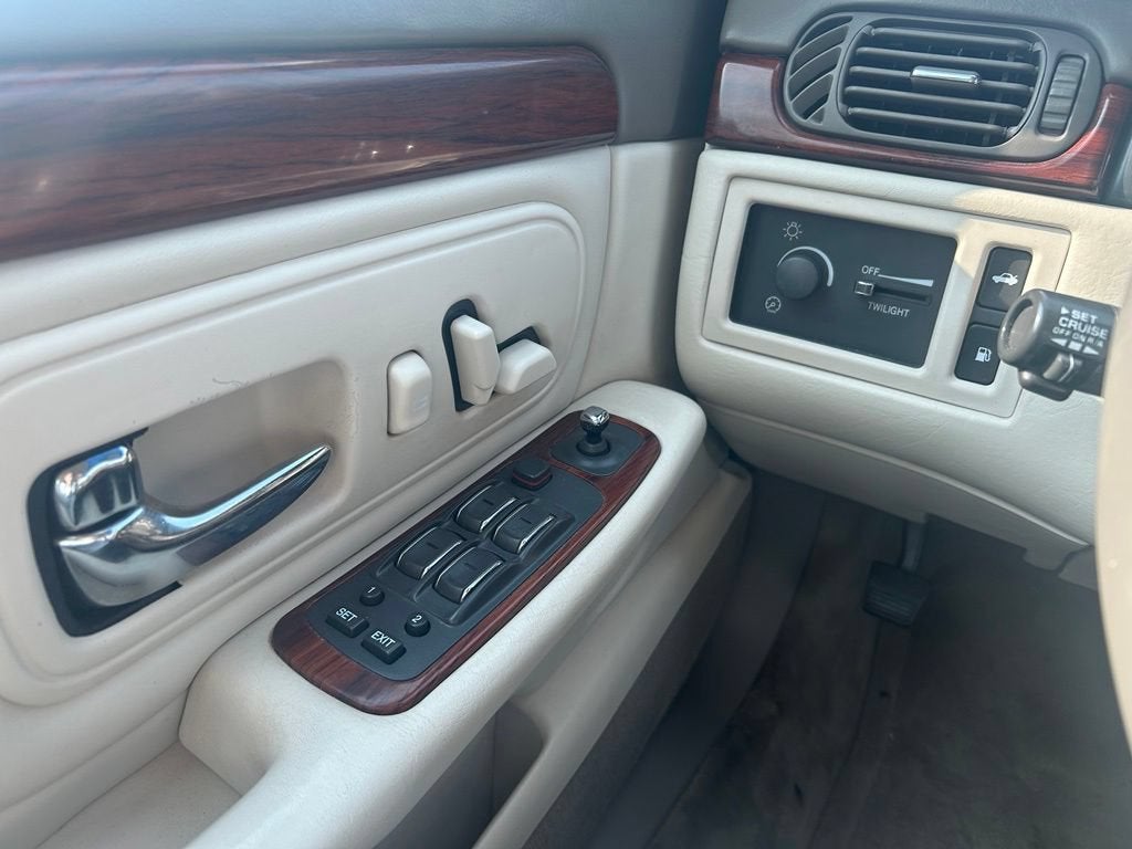 1999 Cadillac Deville Standard