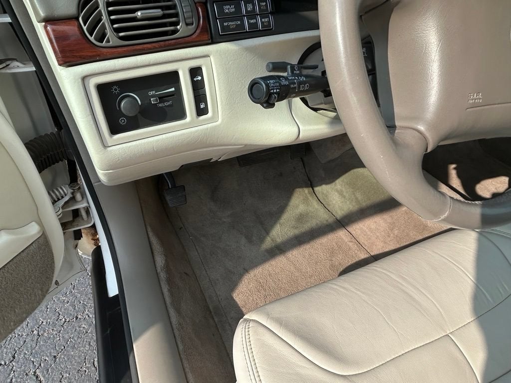 1999 Cadillac Deville Standard