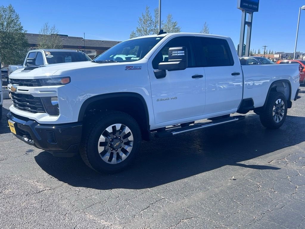 2026 Chevrolet Silverado HD Custom 4WD Crew Cab Standard Box's photo