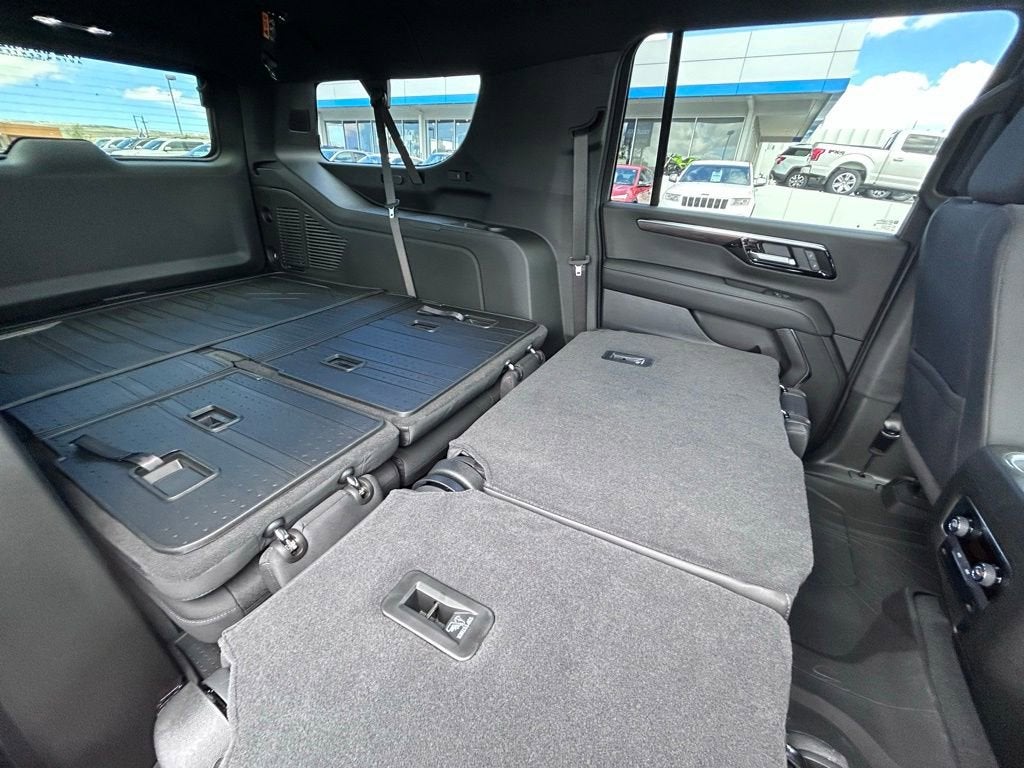 2026 Chevrolet Suburban LS - Photo 11