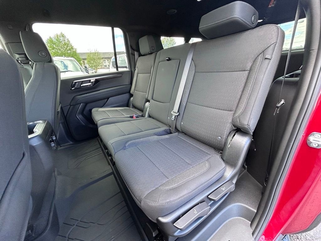 2026 Chevrolet Suburban LS - Photo 33