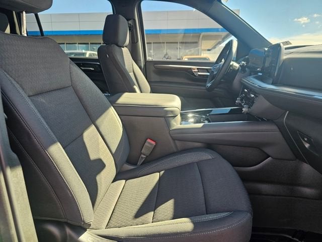 2025 Chevrolet Suburban LS