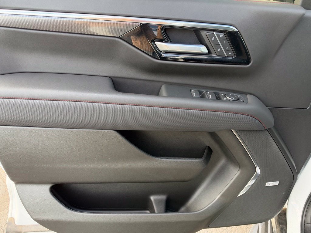 2026 Chevrolet Suburban RST - Photo 29