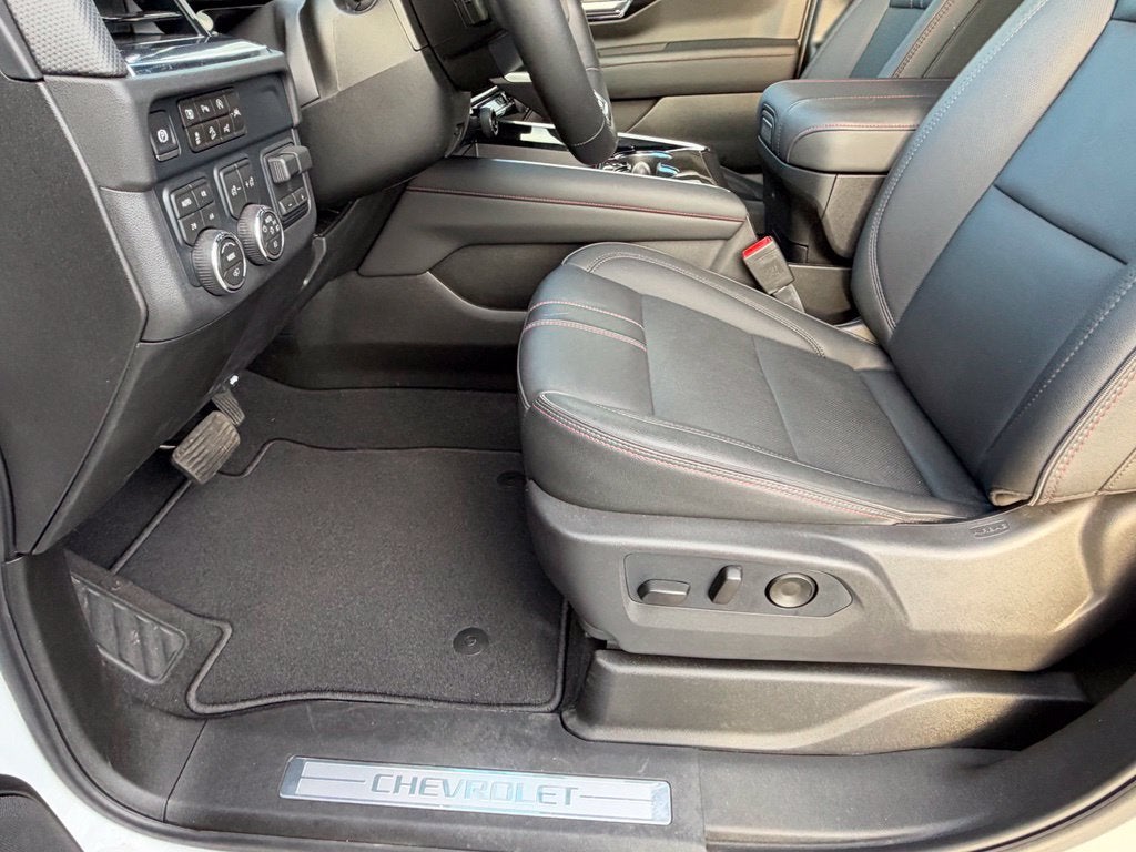 2026 Chevrolet Suburban RST - Photo 31