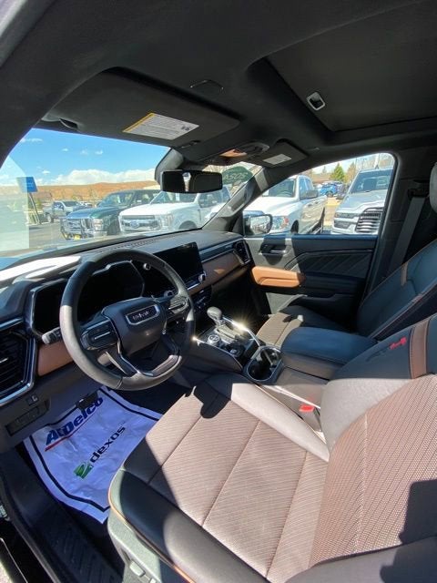 2024 GMC Canyon AT4