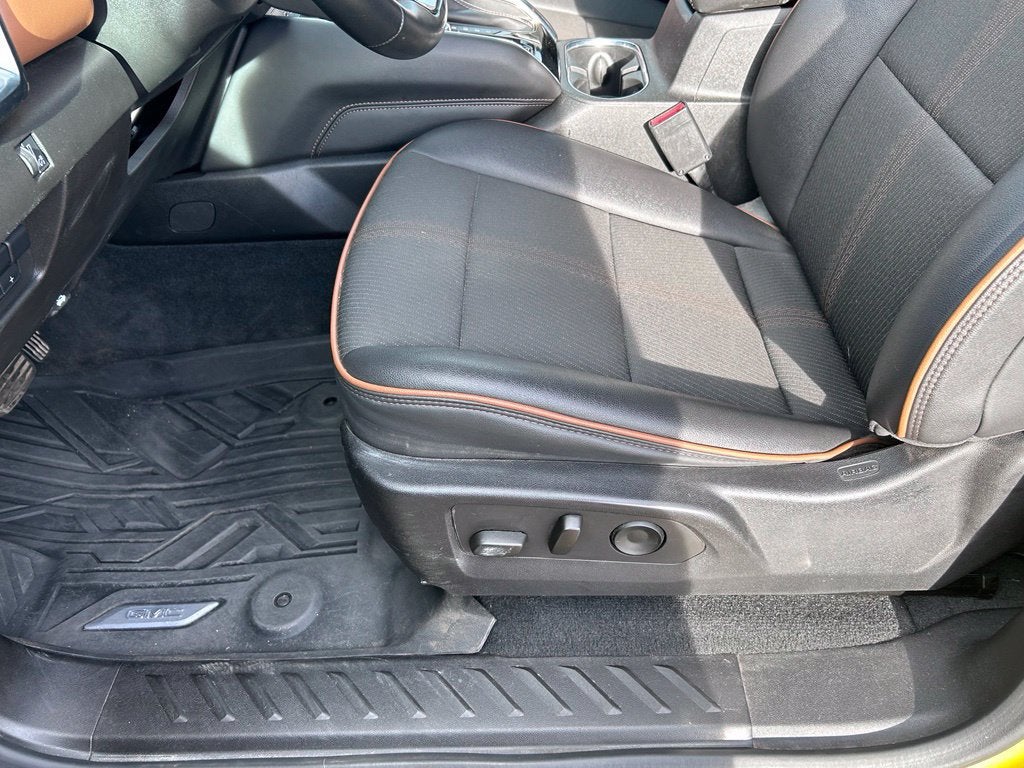 2023 GMC Canyon 4WD AT4