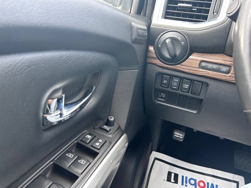 2017 Nissan TITAN SL