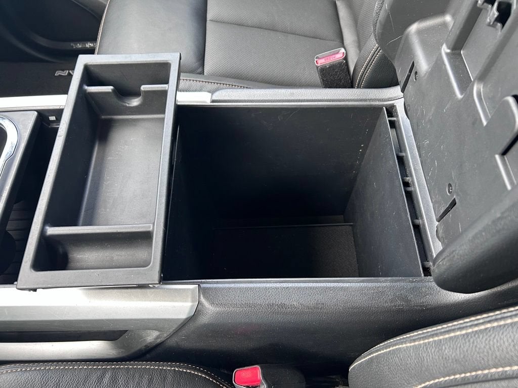 2017 Nissan TITAN SL