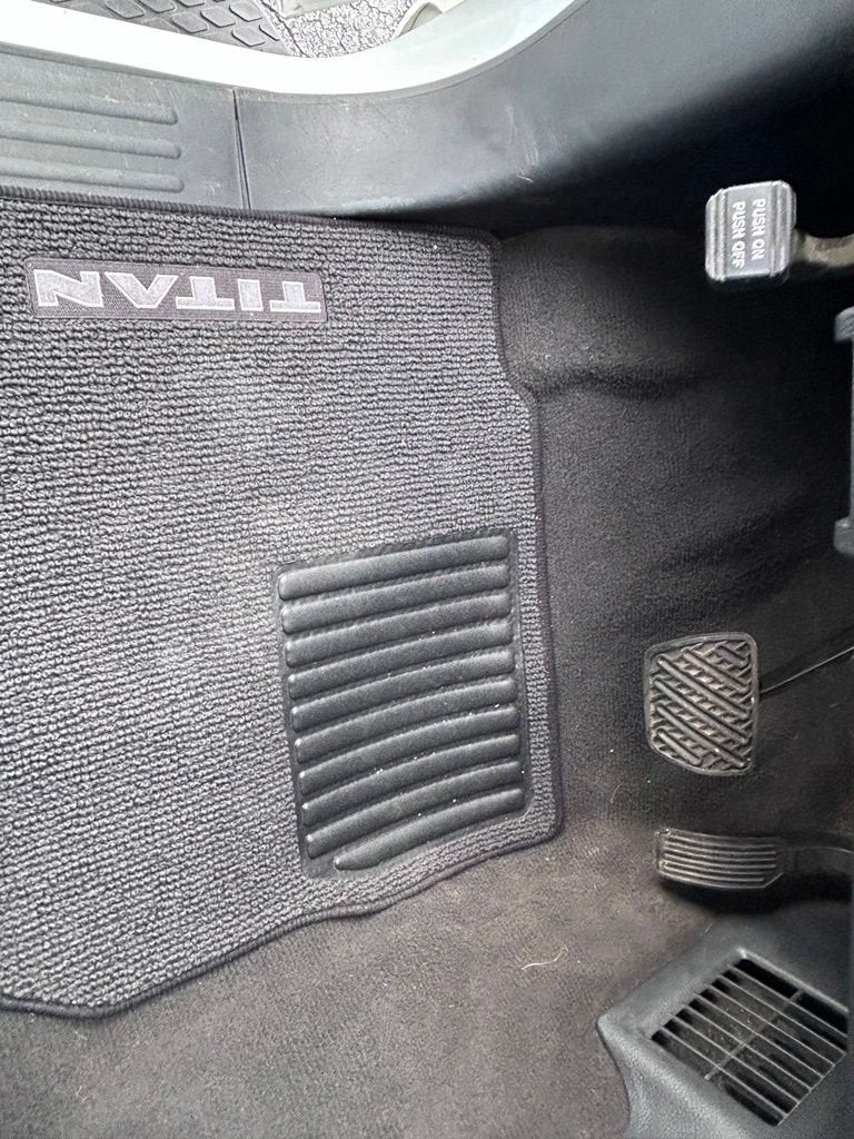 2017 Nissan TITAN SL