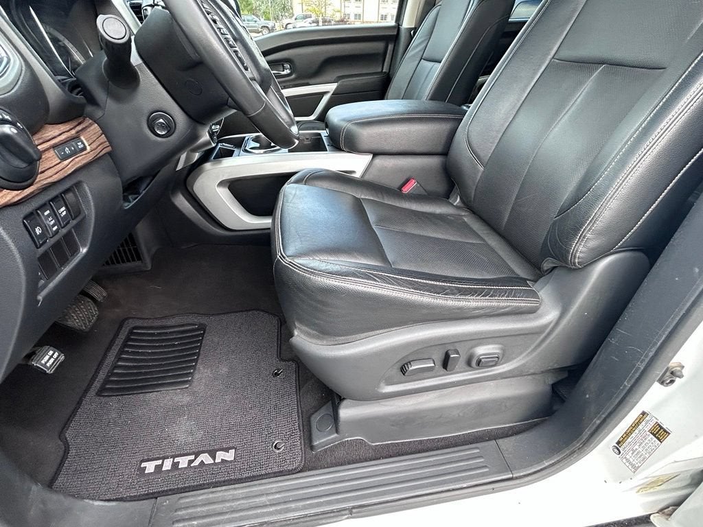2017 Nissan TITAN SL