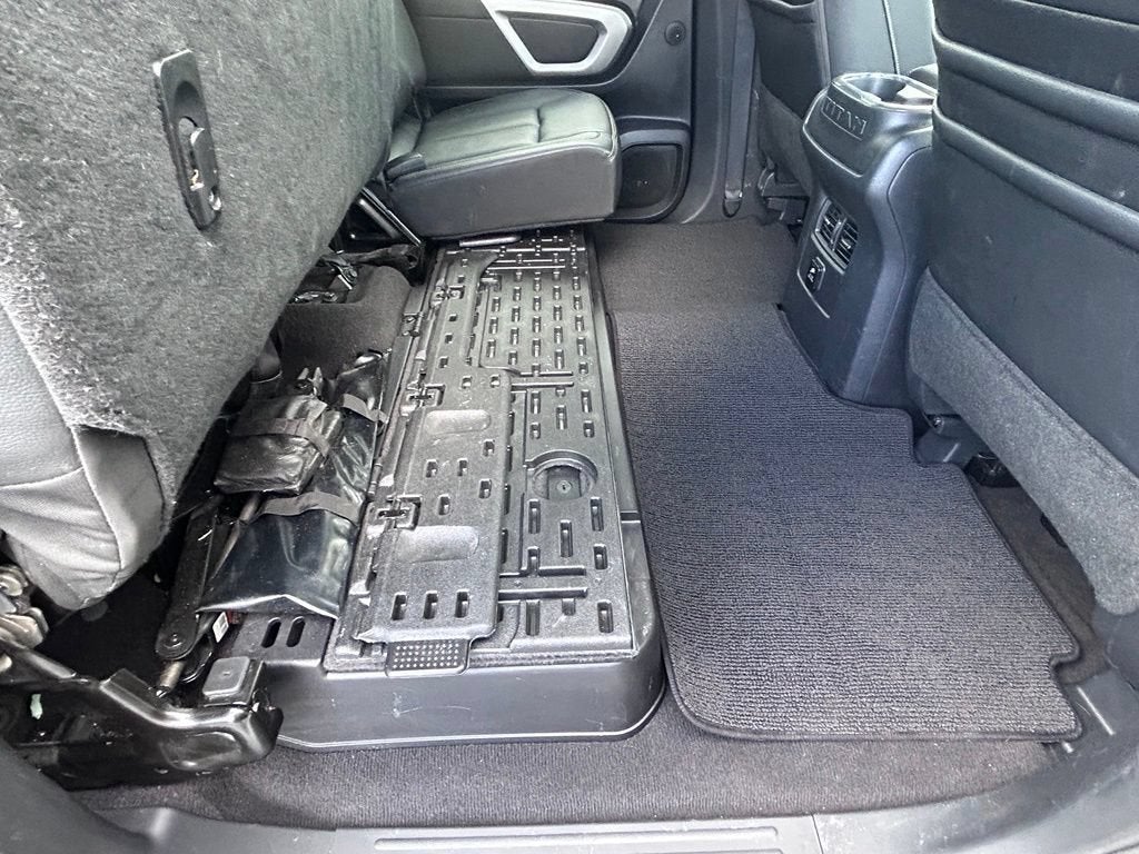 2017 Nissan TITAN SL