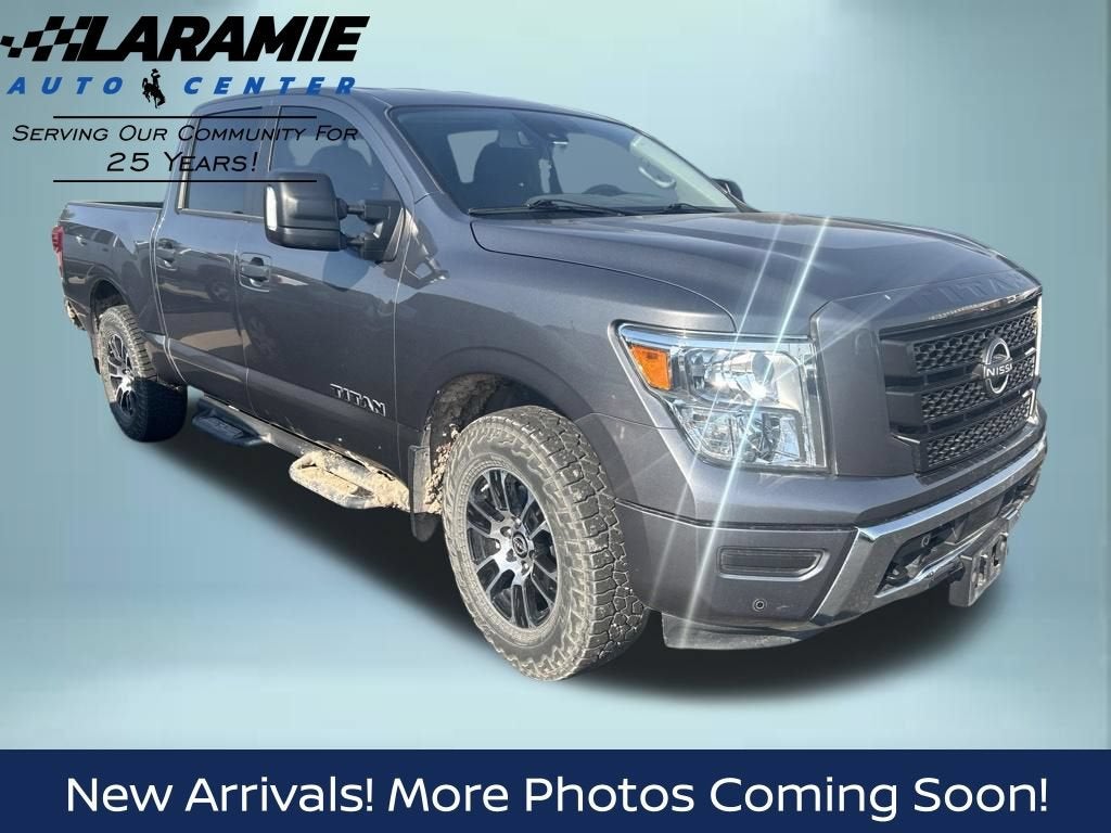 2023 Nissan TITAN Crew Cab SV 4x4