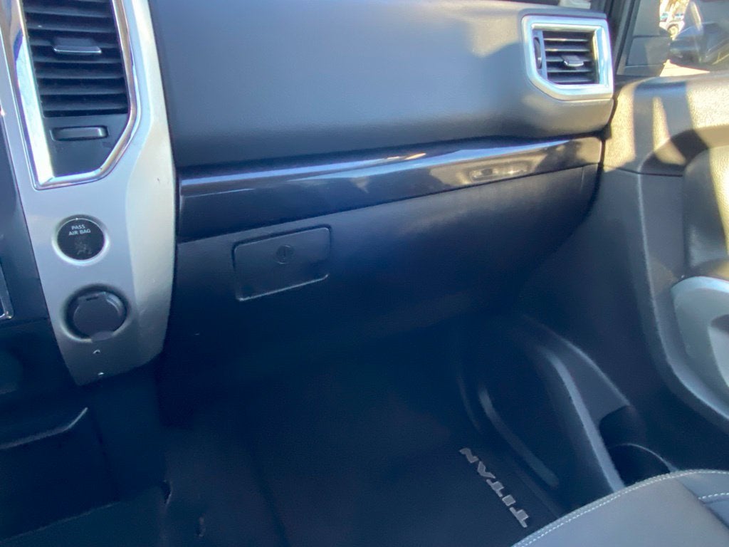 2017 Nissan TITAN XD SV