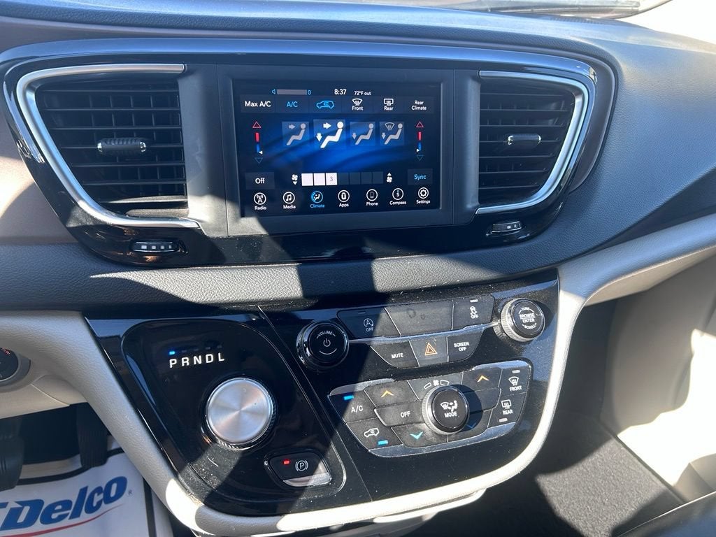 2020 Chrysler Voyager LXI