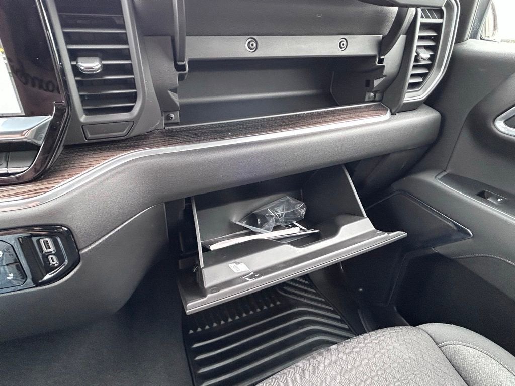2025 Chevrolet Silverado 1500 LT (2FL)