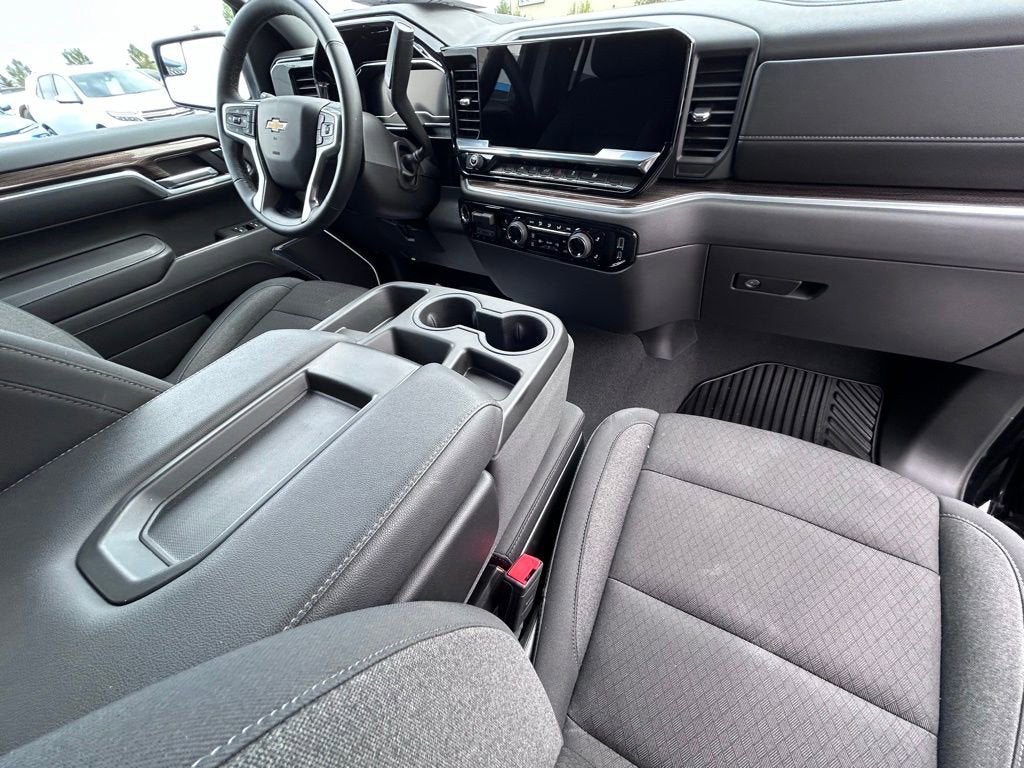 2025 Chevrolet Silverado 1500 LT (2FL)