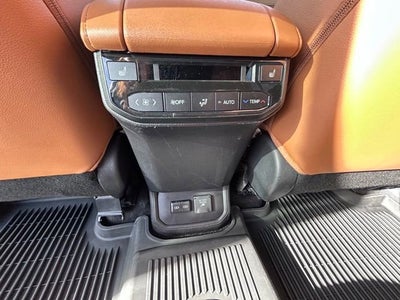 2024 Toyota Highlander Hybrid Platinum