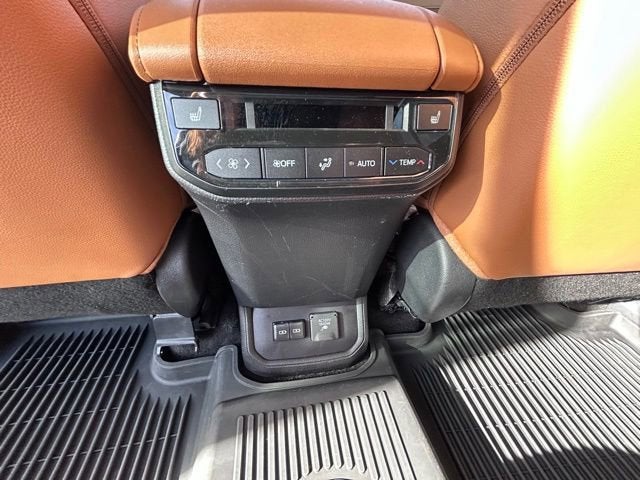 2024 Toyota Highlander Hybrid Platinum