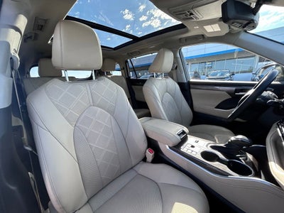 2024 Toyota Highlander Hybrid Platinum