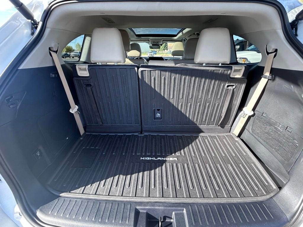 2024 Toyota Highlander Hybrid Platinum