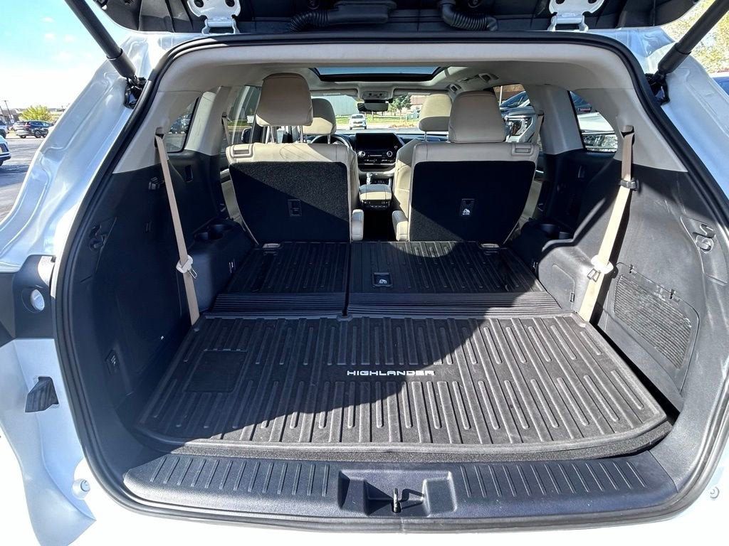 2024 Toyota Highlander Hybrid Platinum